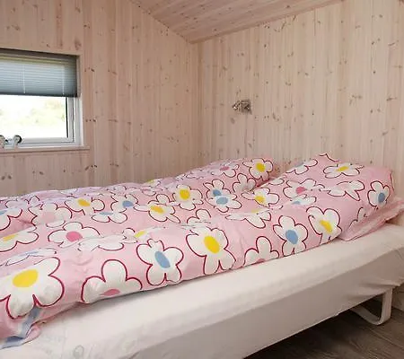 Дом отдыха Four-bedroom Holiday In 8