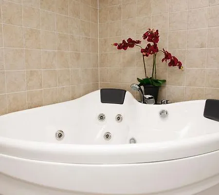 Дом отдыха Four-bedroom Holiday In 8